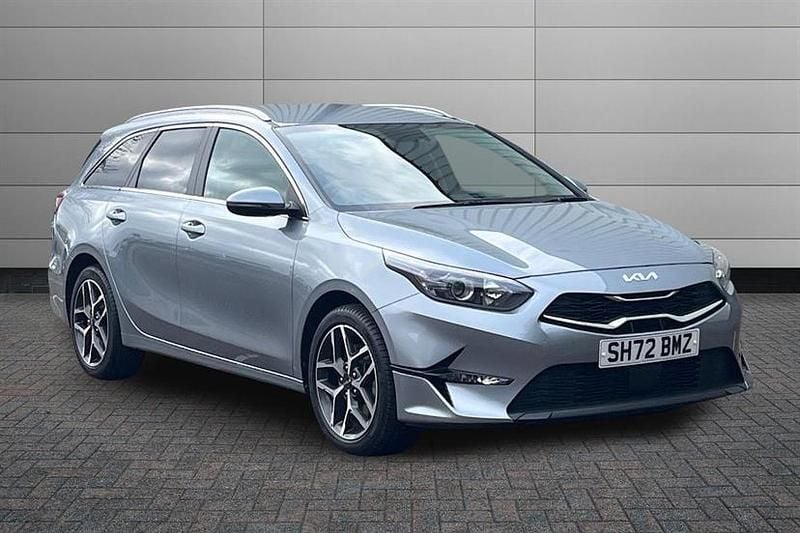 Used Kia Ceed 158 HP (116 kW) 2022 Silver Hatchback