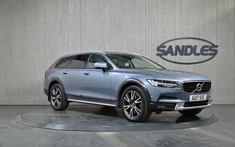 Used Volvo V90 CC Pro 235 HP (172 kW) 2017 Estate