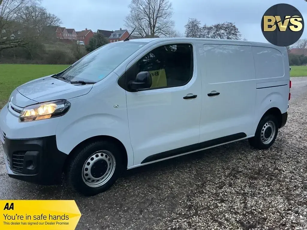Usado Citroën Dispatch 2023 Blanco Monovolumen