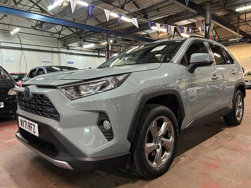 Used Toyota RAV4 Design 2021 Green SUV