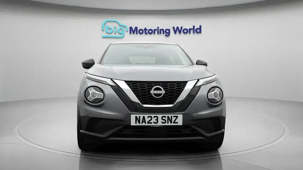 Used Nissan Juke N-Connecta 114 HP (83 kW) 2023 Grey SUV