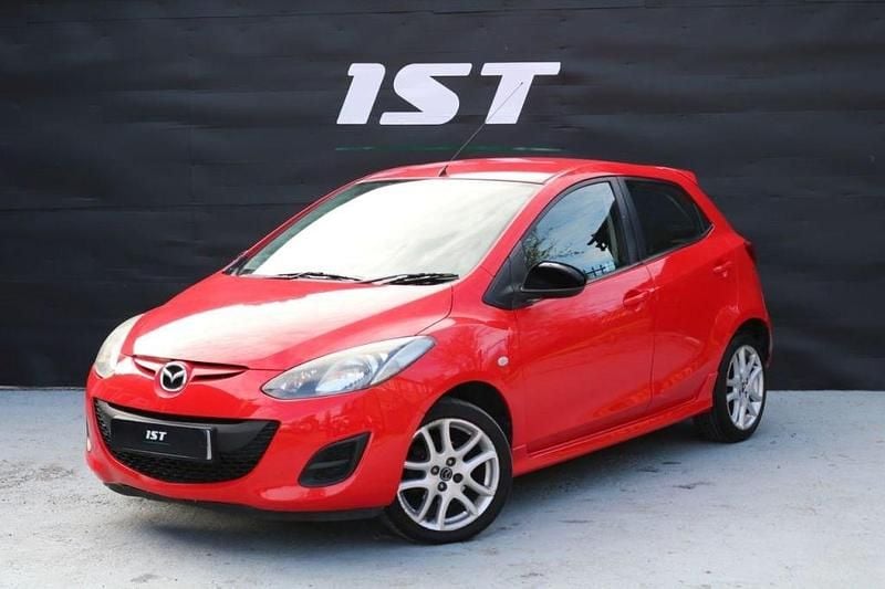 Used Mazda 2 2013 Red Hatchback