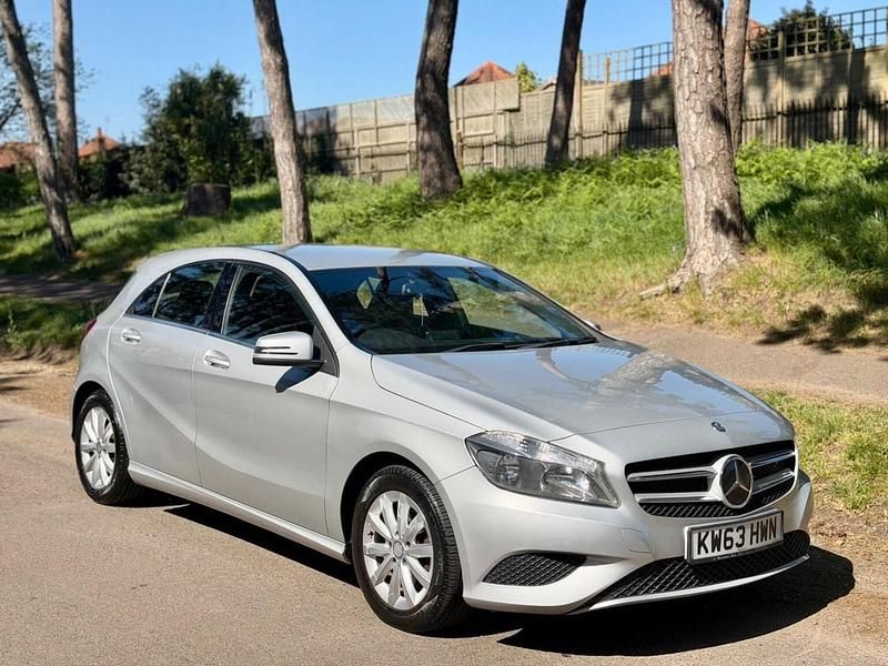 Used Mercedes A180 SE 2014 Silver Hatchback
