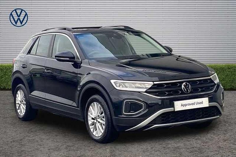 Used VW T-Roc Life 150 HP (110 kW) 2023 Black SUV