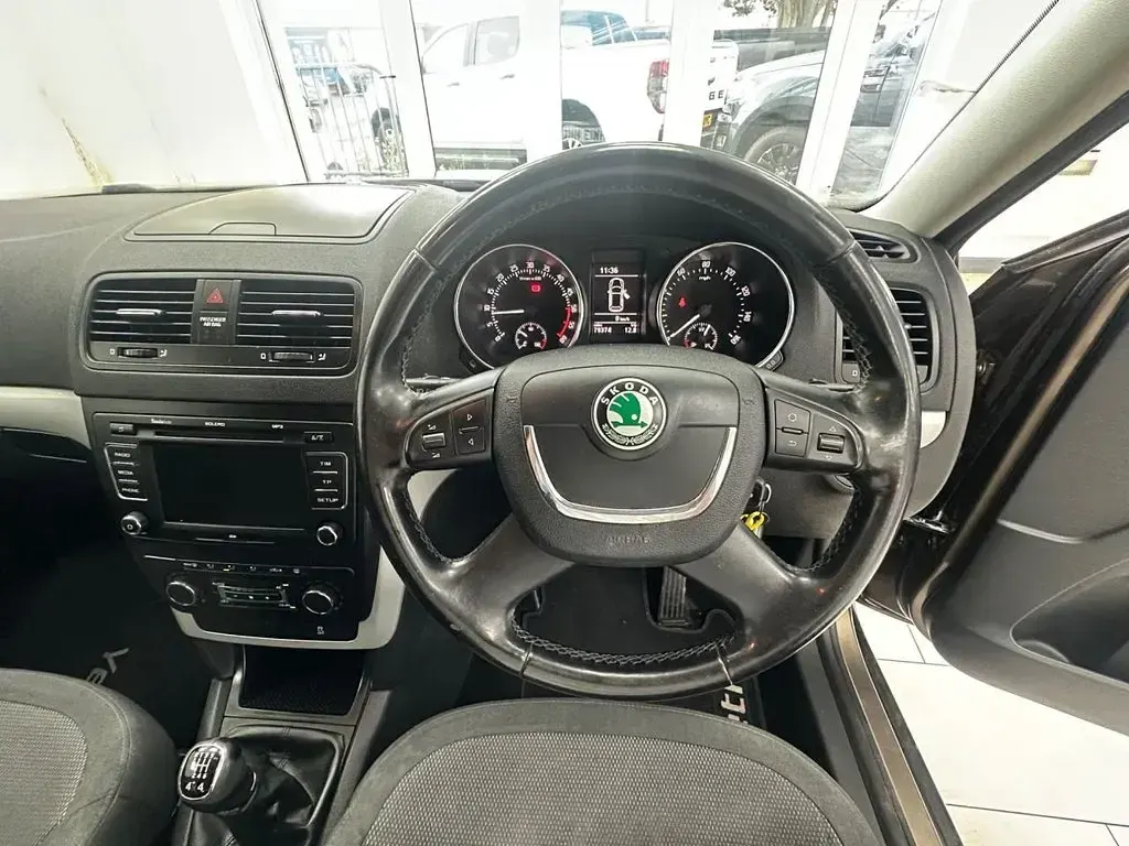 Used Skoda Yeti SE 140 HP (102 kW) 2018 Brown SUV