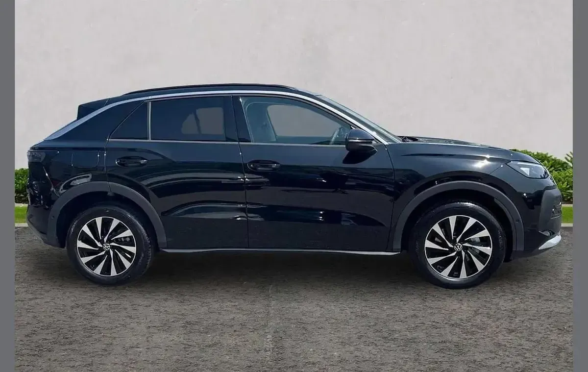 New VW T-Roc Life 150 HP (110 kW) 2026 Black SUV