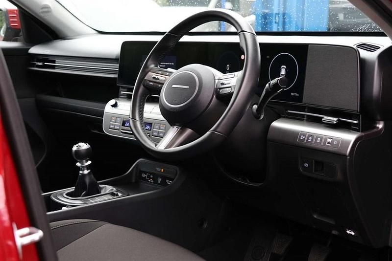 Used Hyundai Kona Advanced 120 HP (88 kW) 2023 Red SUV