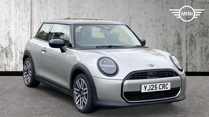 Begagnad Mini Cooper Classic 113 kW (154 HK) 2025 Silver Halvkombi