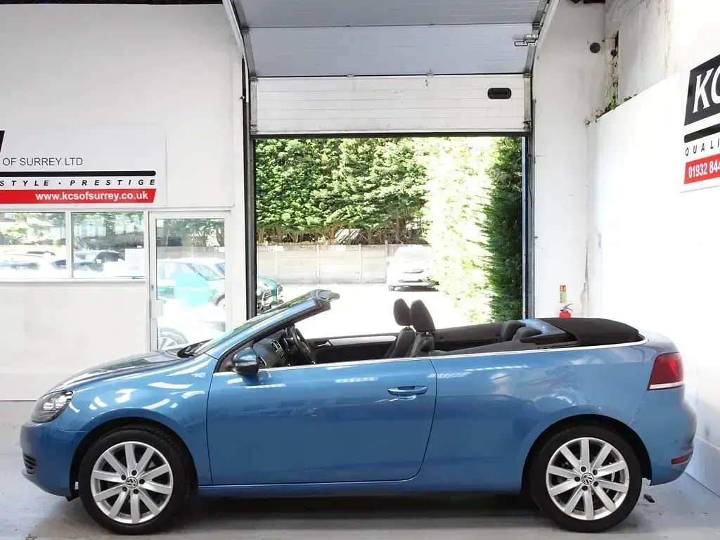 Used VW Golf Cabriolet SE 105 HP (77 kW) 2015 Blue Cabriolet