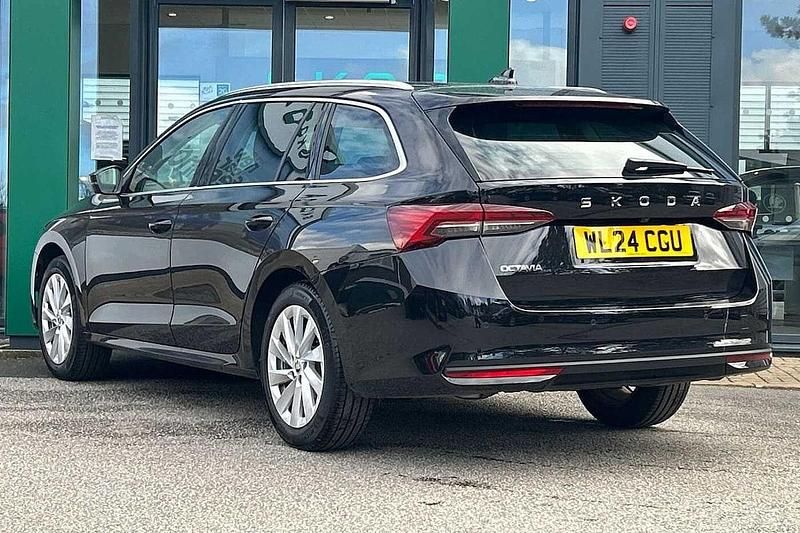 Used Skoda Octavia First Edition 150 HP (110 kW) 2024 Black magic pearl effect Estate