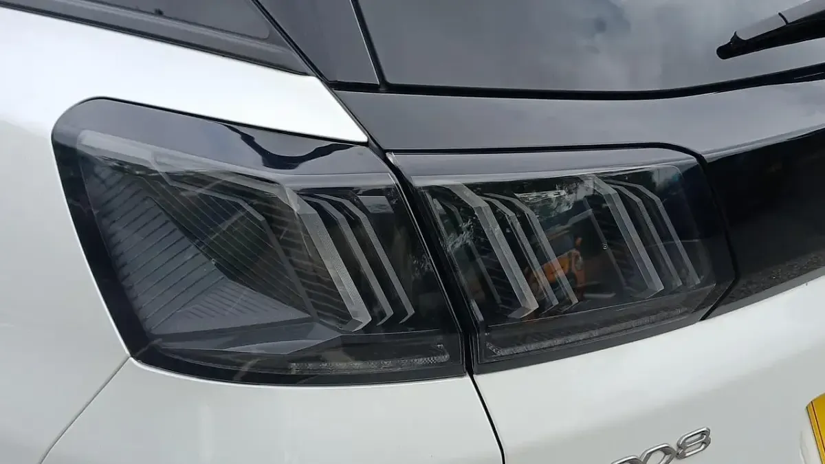Used Peugeot 3008 Allure Premium 129 HP (94 kW) 2021 White SUV