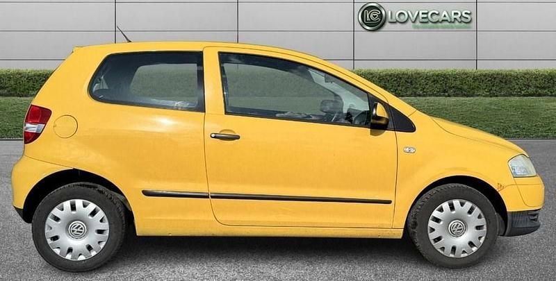 Used VW Fox 55 HP (40 kW) 2010 Yellow Hatchback