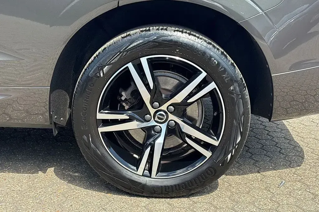Used Volvo XC60 R-Design 2022 Grey SUV