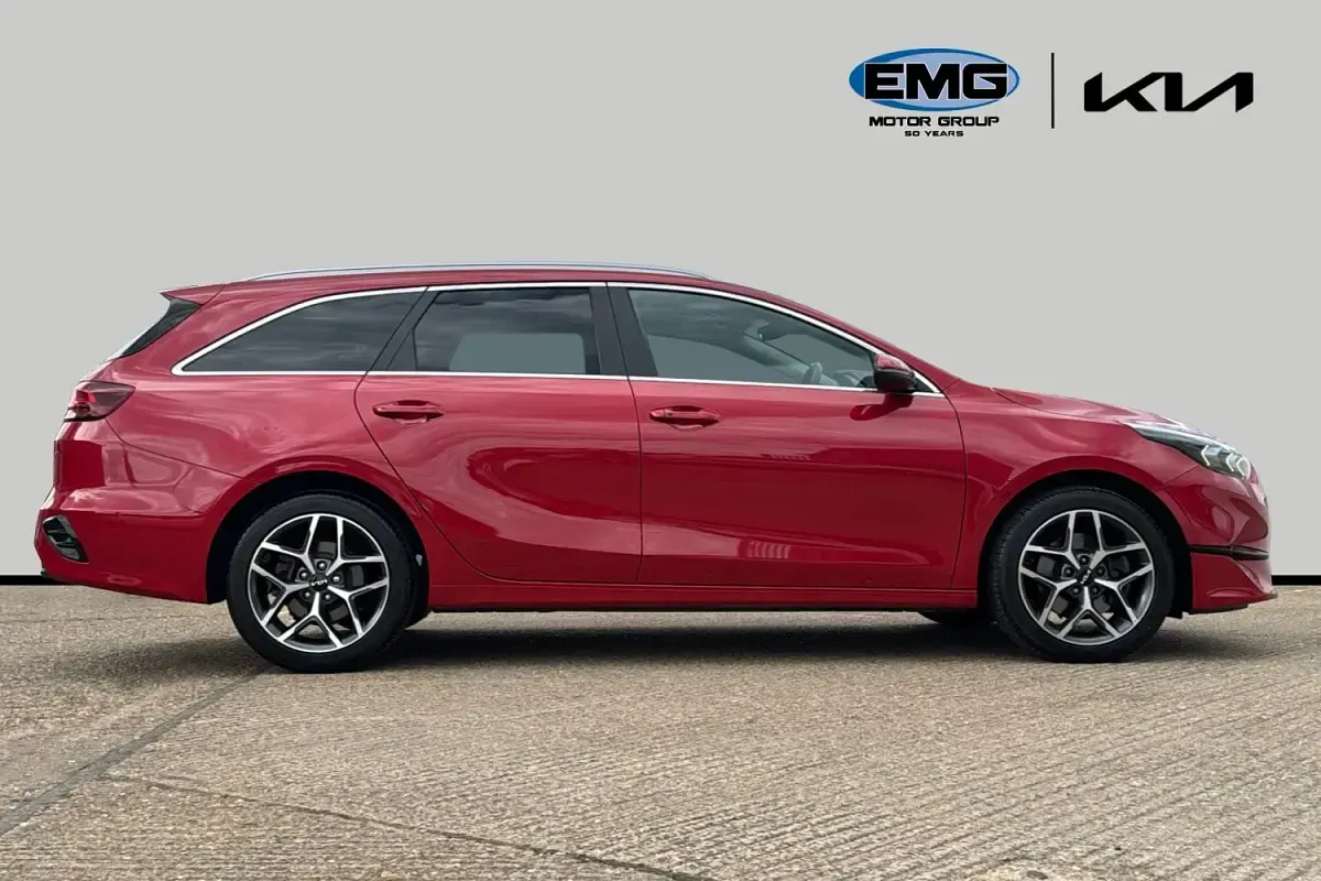 Used Kia Ceed 138 HP (101 kW) 2025 Red Hatchback
