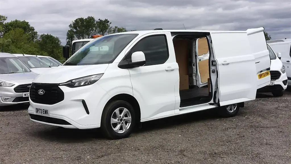 Used Ford Transit Custom Limited 136 HP (100 kW) 2024 White Van