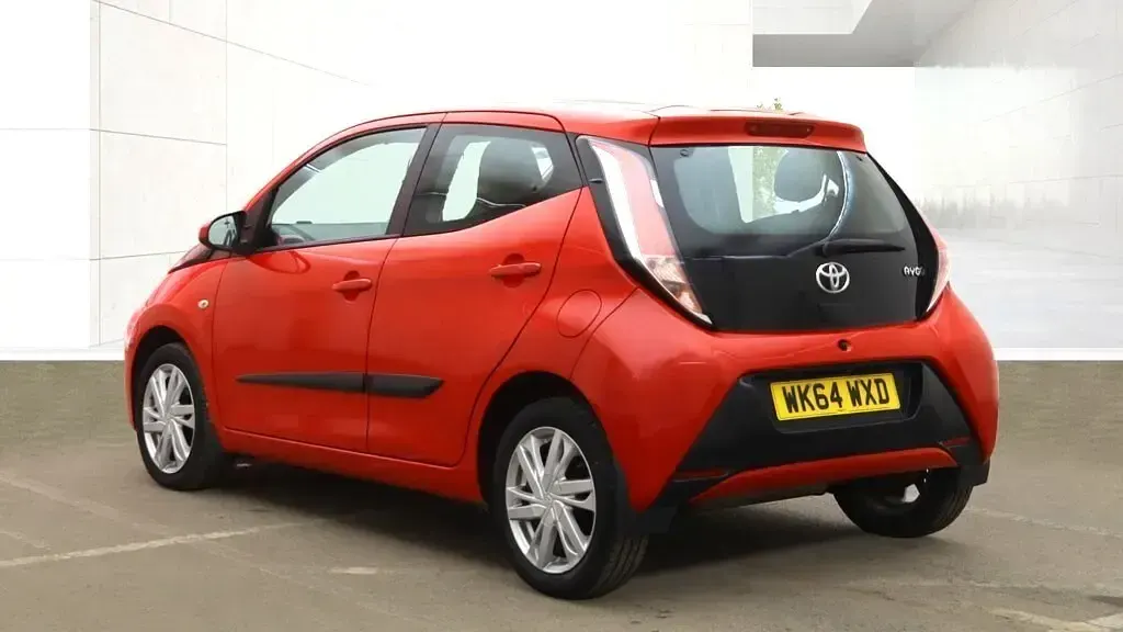 Used Toyota Aygo x-press 2014 Red Hatchback