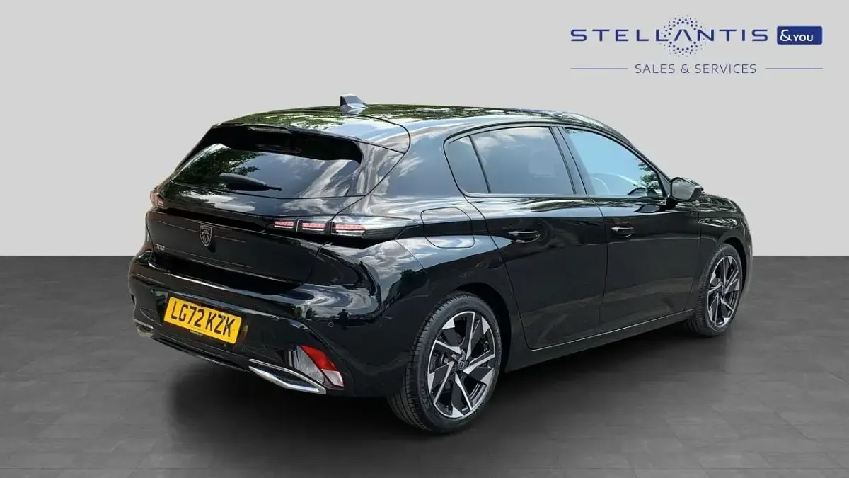 Used Peugeot 308 Allure Premium 129 HP (94 kW) 2022 Black Hatchback
