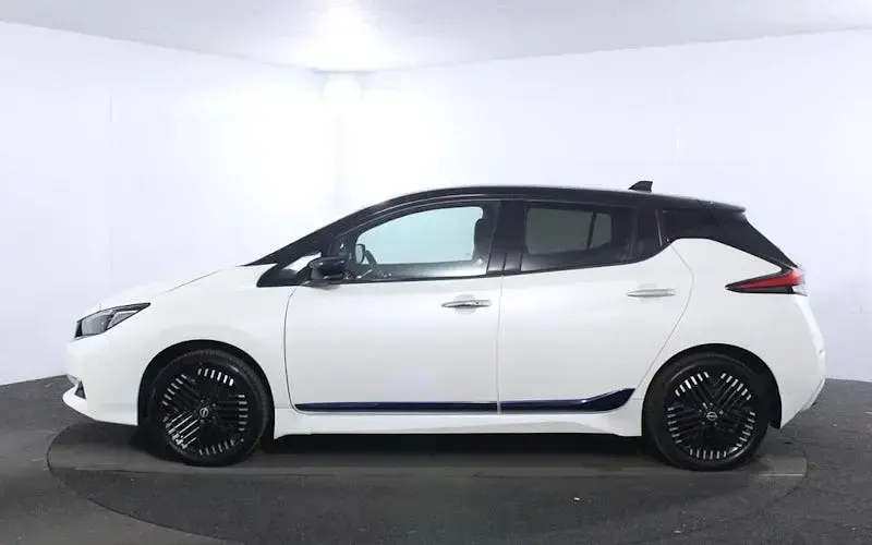 Gebraucht Nissan Leaf Tekna 160 kW (218 PS) 2022 Weiß Kleinwagen