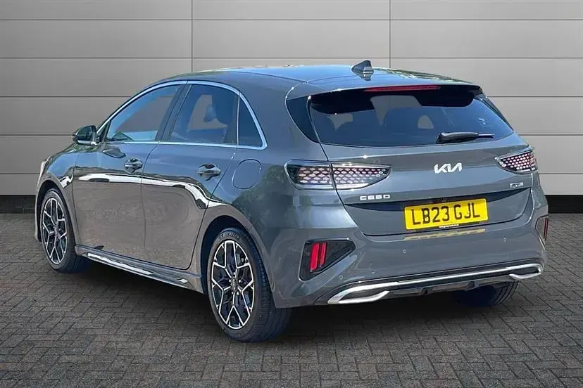 Gebraucht Kia Ceed GT-Line 158 PS (116 kW) 2023 Grau Kleinwagen