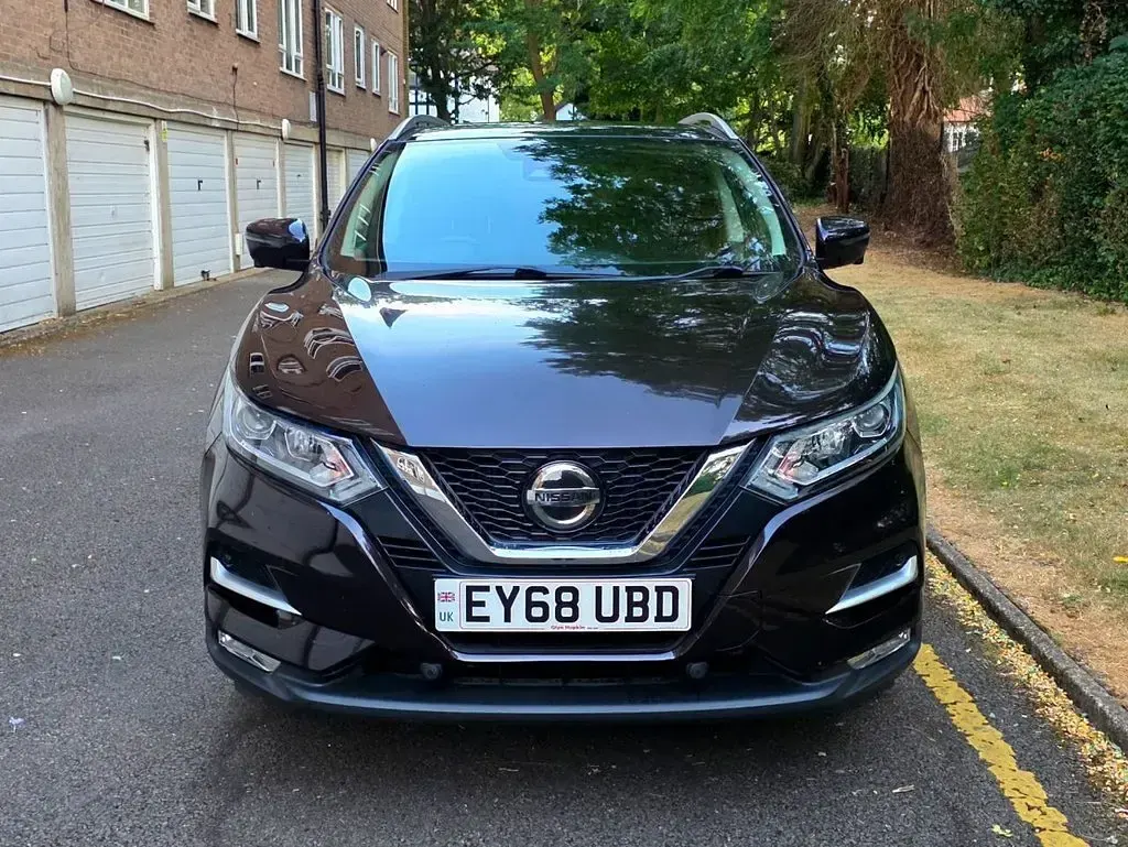 Used Nissan Qashqai N-Connecta 115 HP (84 kW) 2018 Black SUV