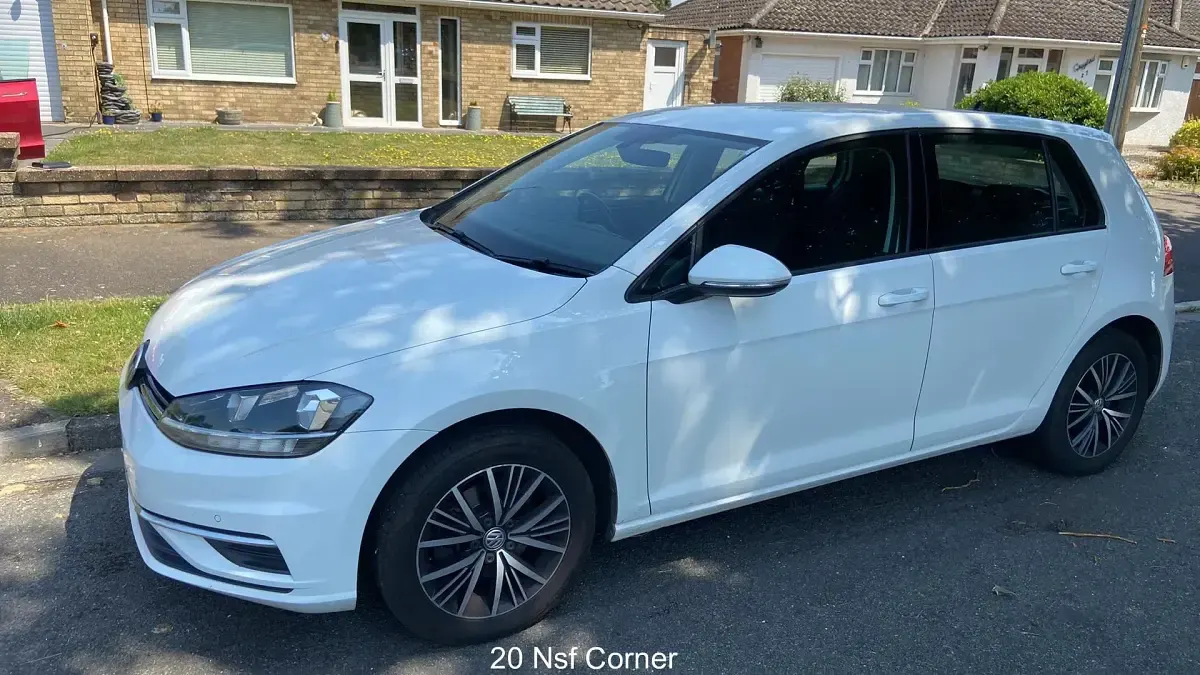 Used VW Golf VII SE 125 HP (91 kW) 2018 White Hatchback