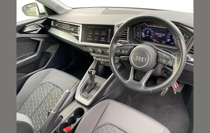 Used Audi A1 Sport 94 HP (69 kW) 2021 White SUV