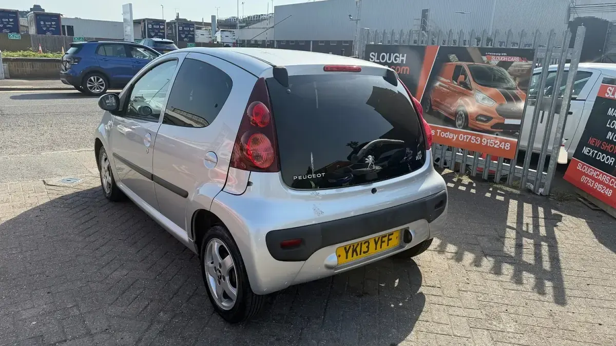 Used Peugeot 107 Allure 68 HP (50 kW) 2013 Silver Hatchback