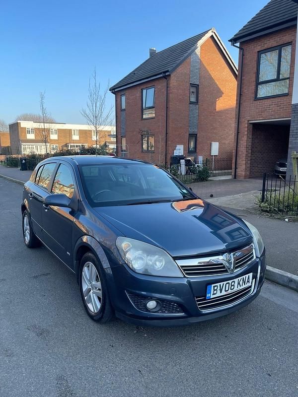 Used Vauxhall Astra 90 HP (66 kW) 2008 Blue Hatchback