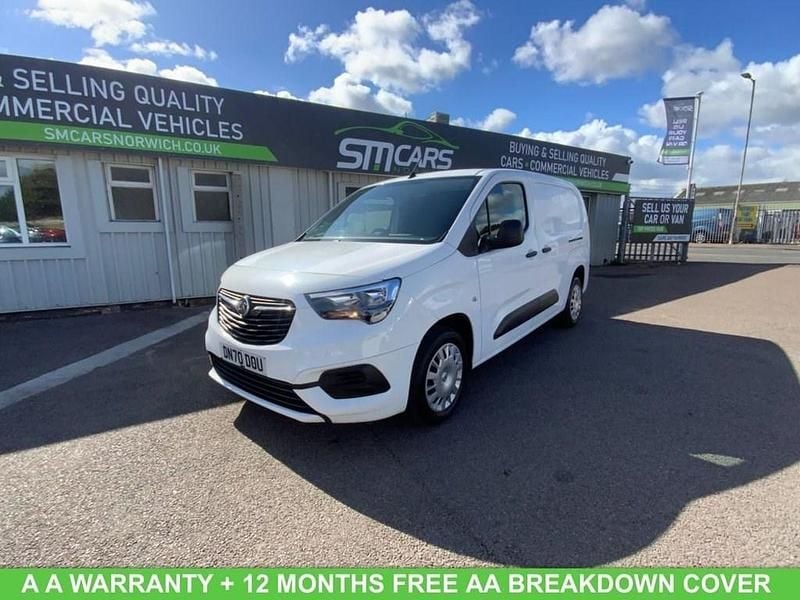 White Used 2020 Vauxhall Combo Sportive MPV | £8,500 (Fair price) - Image 1/4