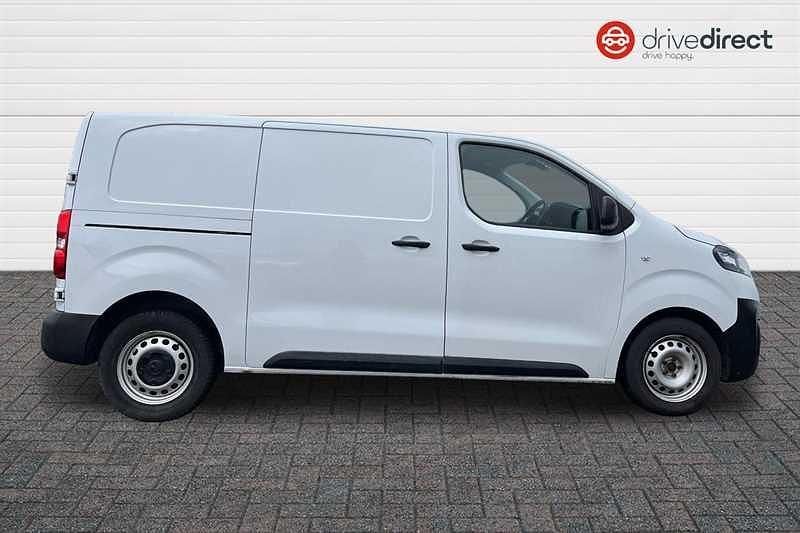 Used Vauxhall Vivaro S 100 HP (73 kW) 2023 White MPV