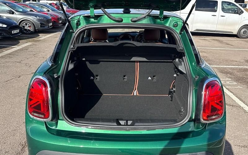 Used Mini Cooper Exclusive 136 HP (100 kW) 2021 Green Hatchback