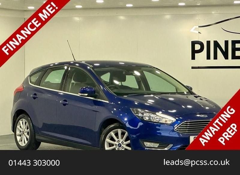 Used Ford Focus Titanium 125 HP (91 kW) 2017 Blue Hatchback