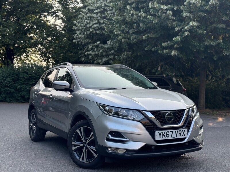 Silver Used 2018 Nissan Qashqai N-Connecta SUV | £5,990 (Super price) - Image 1/4