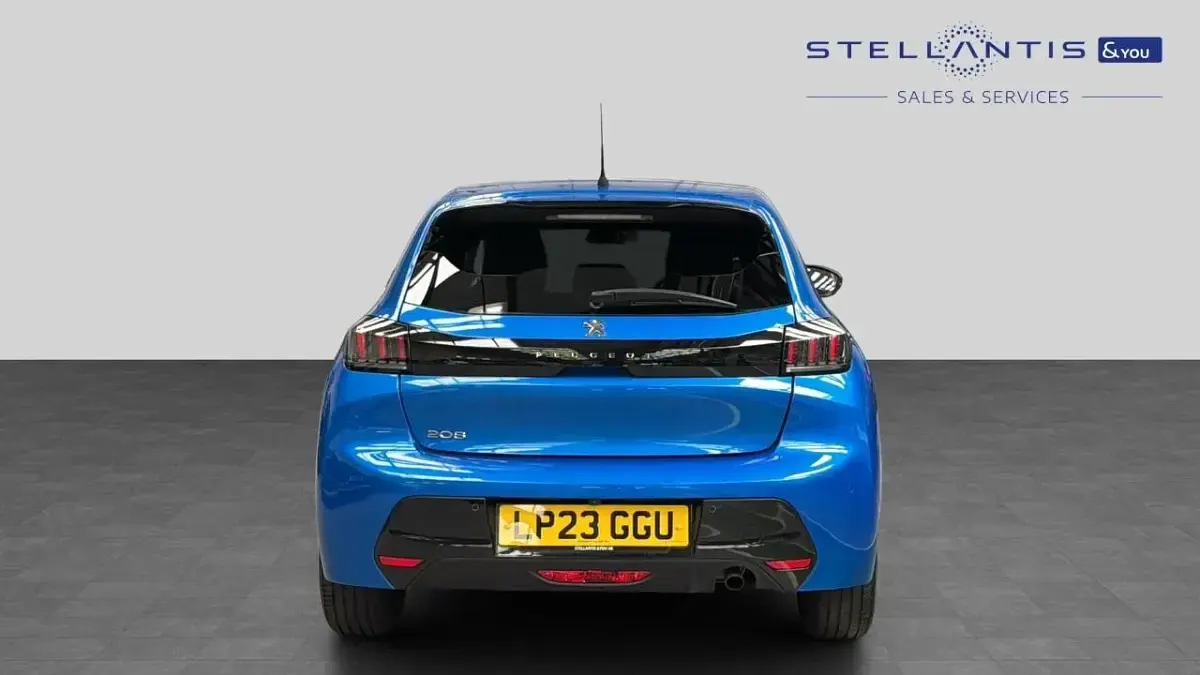 Used Peugeot 208 Allure+ 99 HP (72 kW) 2023 Blue Hatchback