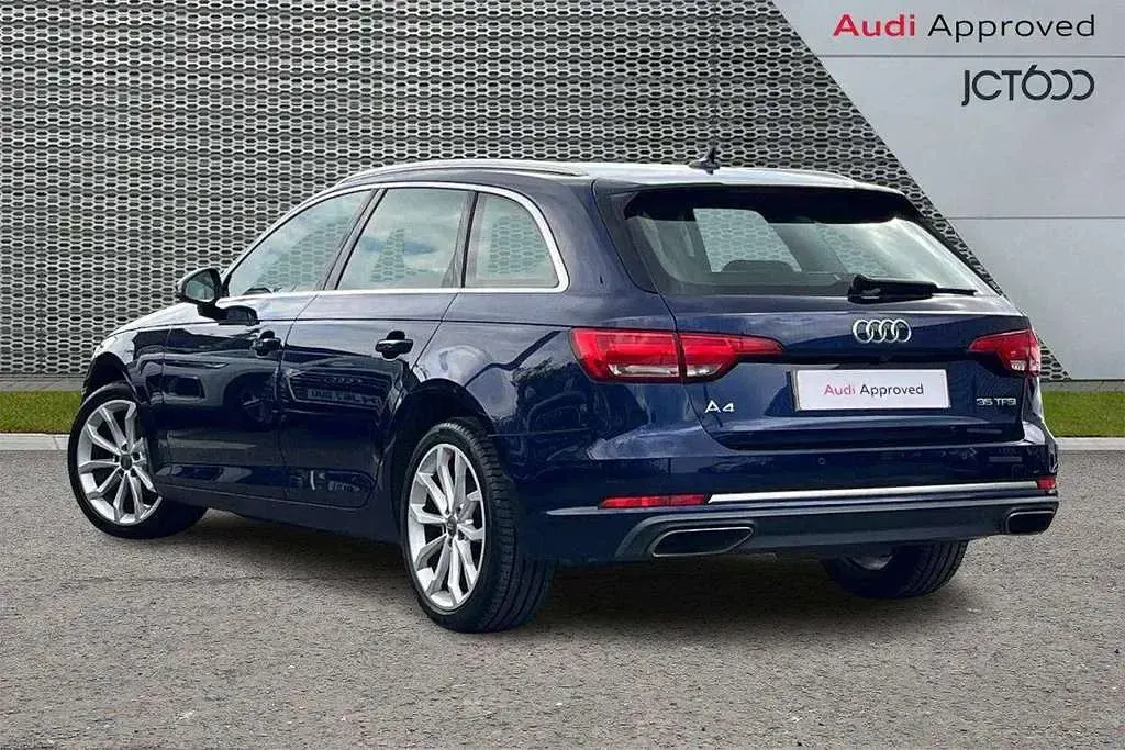 Used Audi A4 Sport 147 HP (108 kW) 2019 Blue Estate