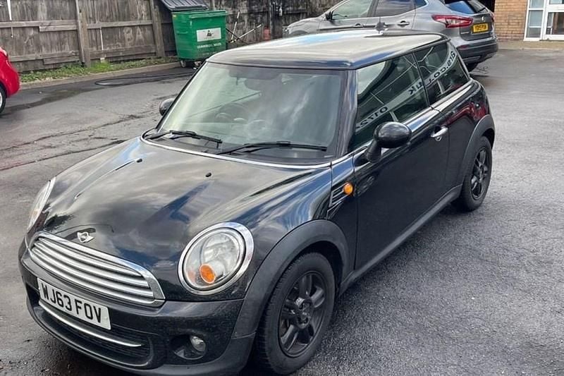 Black Used 2013 Mini Cooper D Hatch Hatchback | £4,595 (Fair price) - Image 1/1