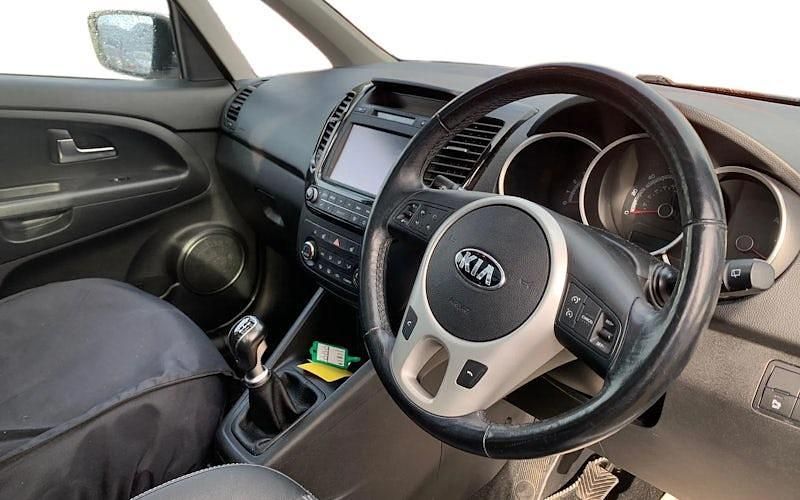 Used Kia Venga 116 HP (85 kW) 2017 White Hatchback