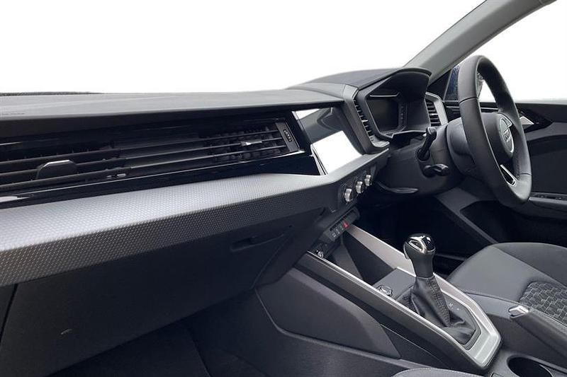 Usado Audi A1 Sport 116 HP (85 kW) 2025 Azul SUV