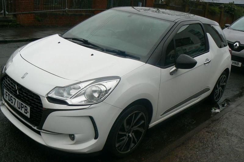 Used DS Automobiles DS3 Connected Chic 82 HP (60 kW) 2018 White Hatchback