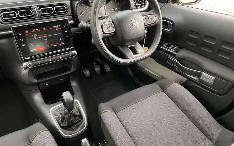 Usado Citroën C3 PureTech 83 HP (61 kW) 2023 Bege Citadino