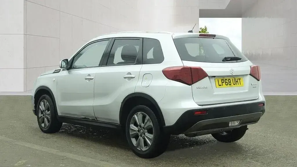 Usado Suzuki Vitara SZ-T 112 CV (82 kW) 2019 Plateado SUV