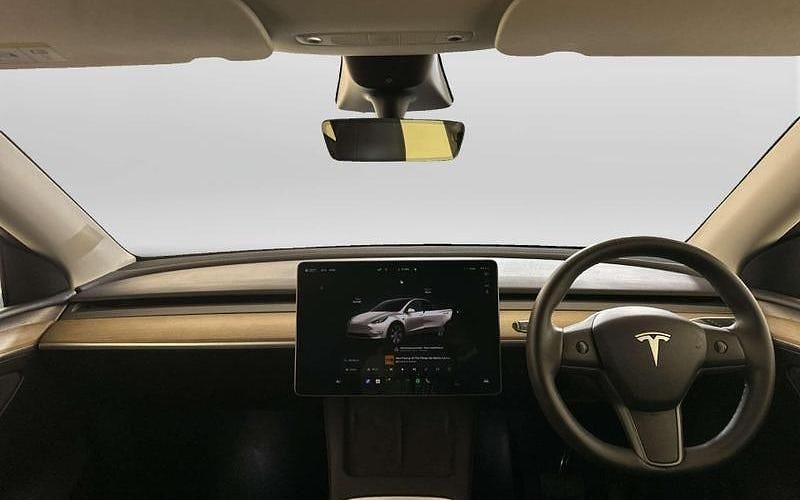 Used Tesla Model Y Long Range AWD 286 kW (389 HP) 2025 SUV