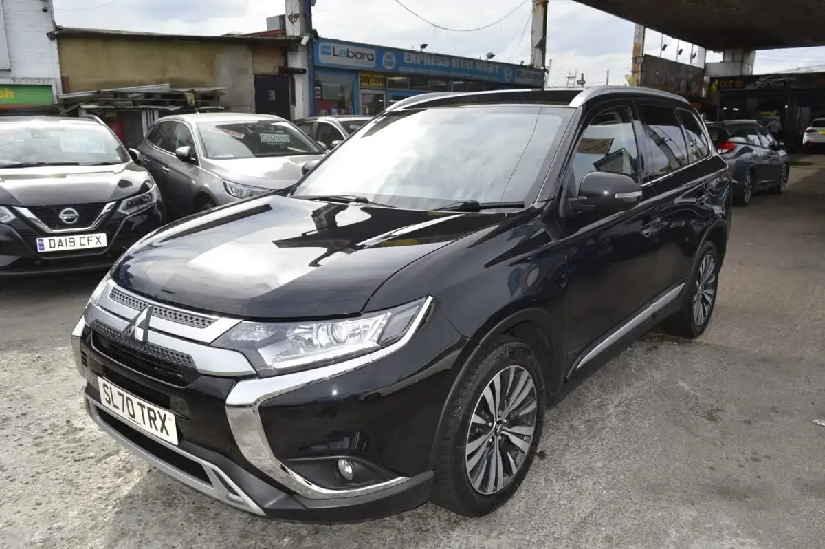 Usado Mitsubishi Outlander 150 HP (110 kW) 2020 Preto SUV