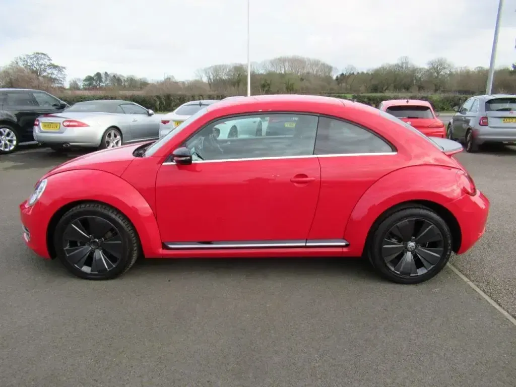 Second-hand VW Beetle Sportline 150 CP (110 kW) 2015 Roșu Hatchback