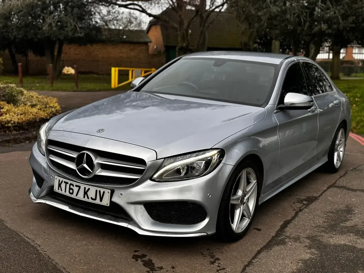 Usado Mercedes C220 AMG line 170 HP (125 kW) 2017 Prateado Sedan
