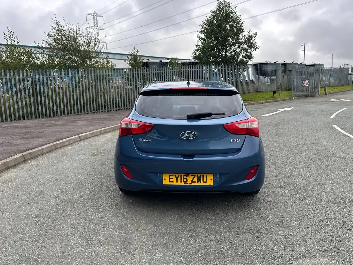 Used Hyundai i30 2016 Blue Hatchback