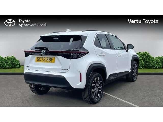 Used Toyota Yaris Cross Design 113 HP (83 kW) 2024 White SUV