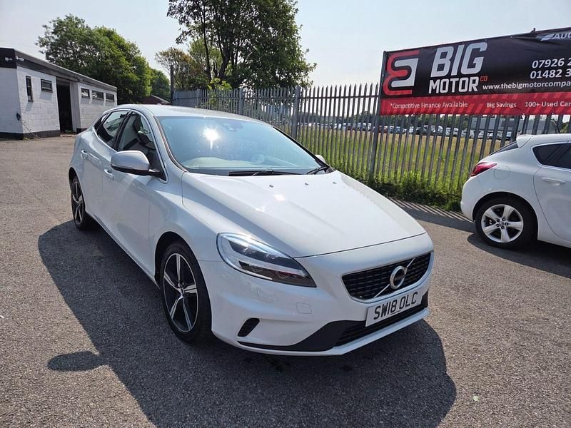 White Used 2018 Volvo V40 R-Design Estate | £6,999 (Fair price) - Image 1/4