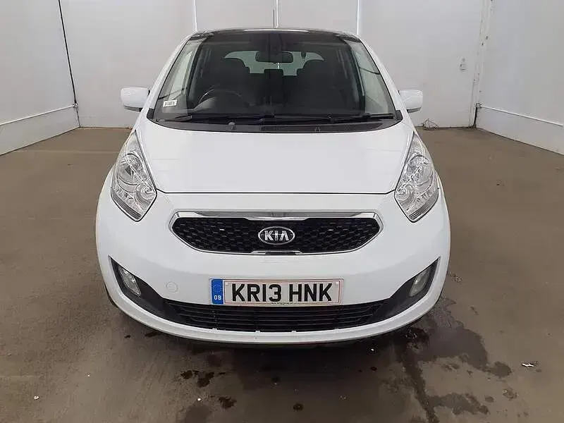 Used Kia Venga 125 HP (91 kW) 2013 White Hatchback