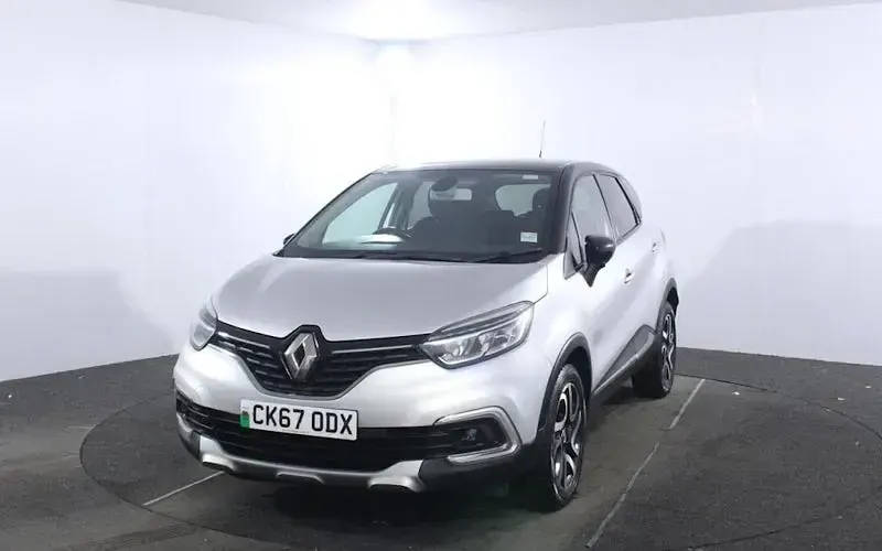 Used Renault Captur Dynamique 90 HP (66 kW) 2017 Silver SUV